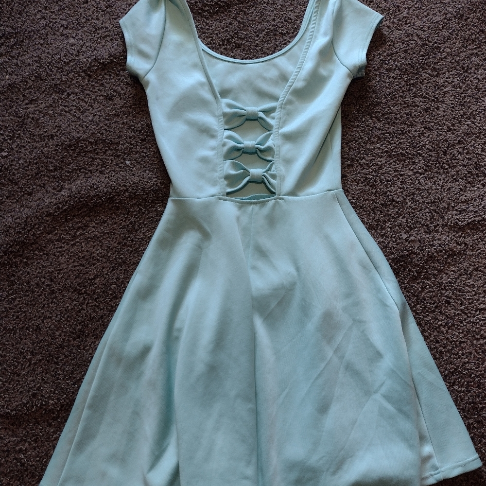 Dress - Picture 2 of 4